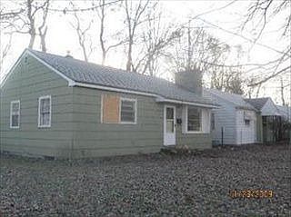 1st image of 34 Woodlawn Ave N
