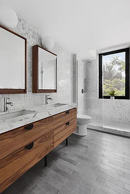 Sold by Compass | media 21