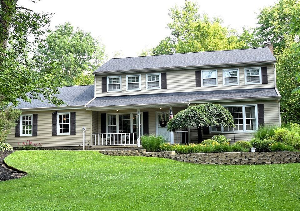1st image of 8001 Woodsway Ln