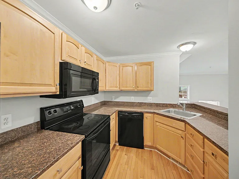 2738 Barclay Way — Photo 11