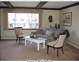4th image of 65 Greenfield Dr