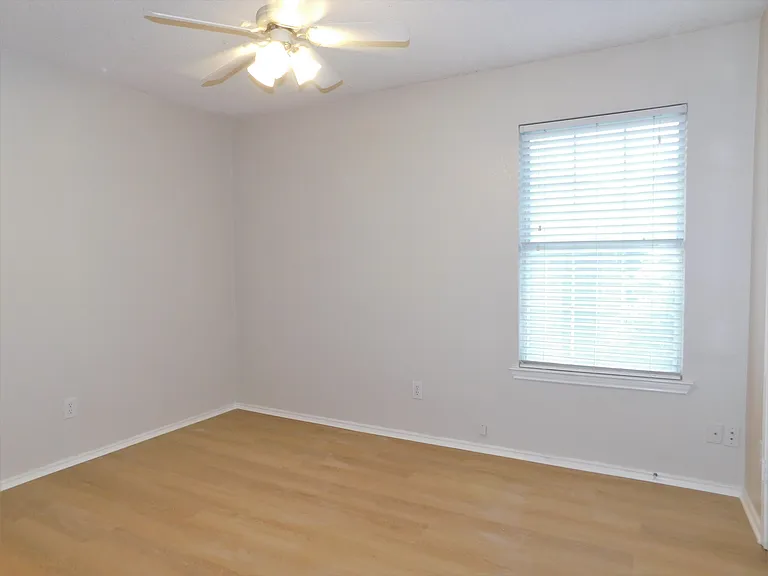 2409 Westview Trl — Photo 20