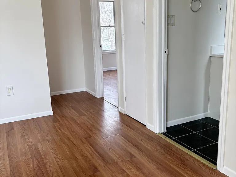 210 2nd St — Photo 16
