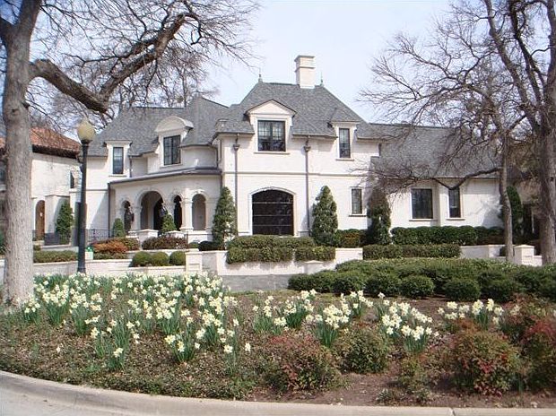 1st image of 7119 Hill Forest Dr