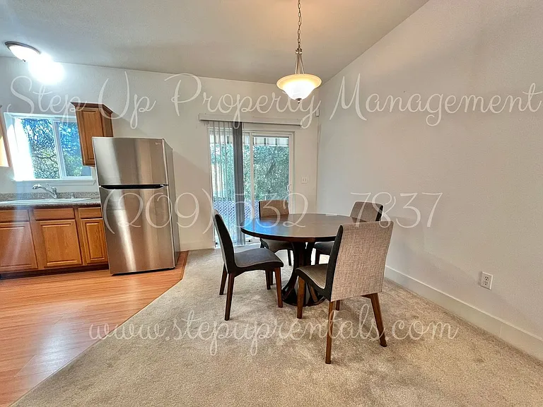 121 Pepperwood Ln — Photo 6