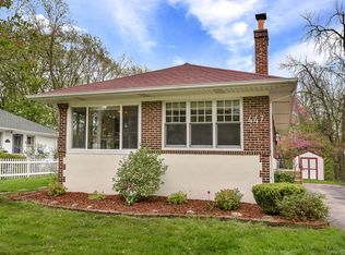 447 Carleton Ave, Glen Ellyn, IL