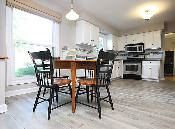 3rd image of 6155 Ivy Dr