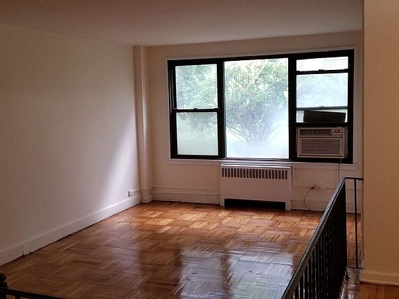 4th image of 9833 64th Ave #1C