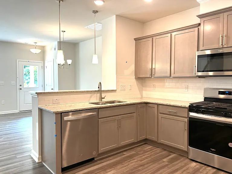 719 Faucette St — Photo 8