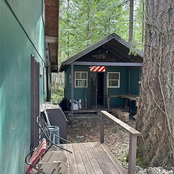 123 Mountain View Dr N — Photo 2