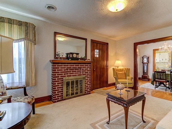 5th image of 3922 Grandview Ave NW