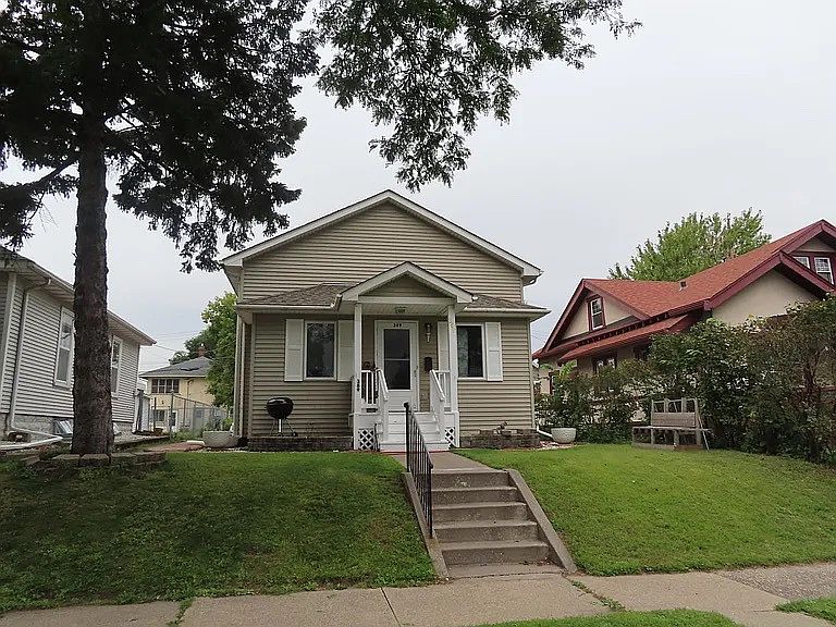 1st image of 389 Roy St N #1
