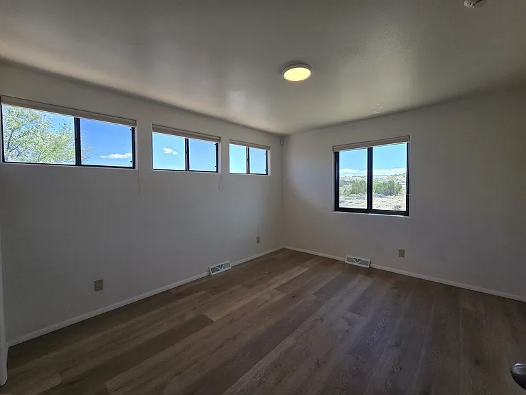 18340 US Highway 84/285 — Photo 16