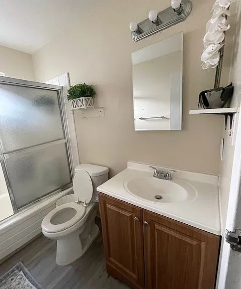3736 Poinciana Dr — Photo 10