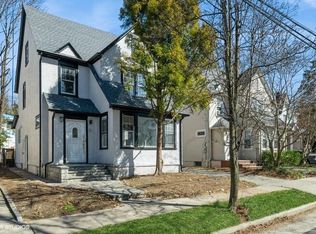 38 Jayson Ave, Great Neck, NY 11021