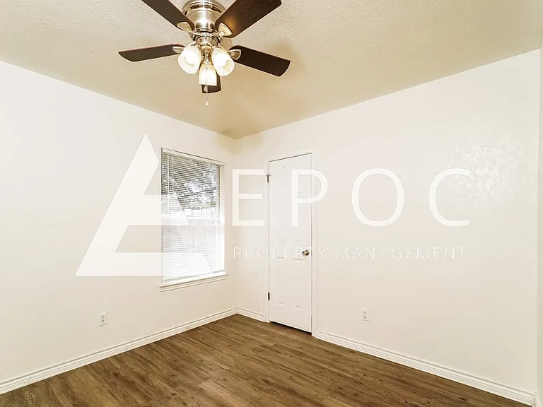 2507 Lain Dr — Photo 9