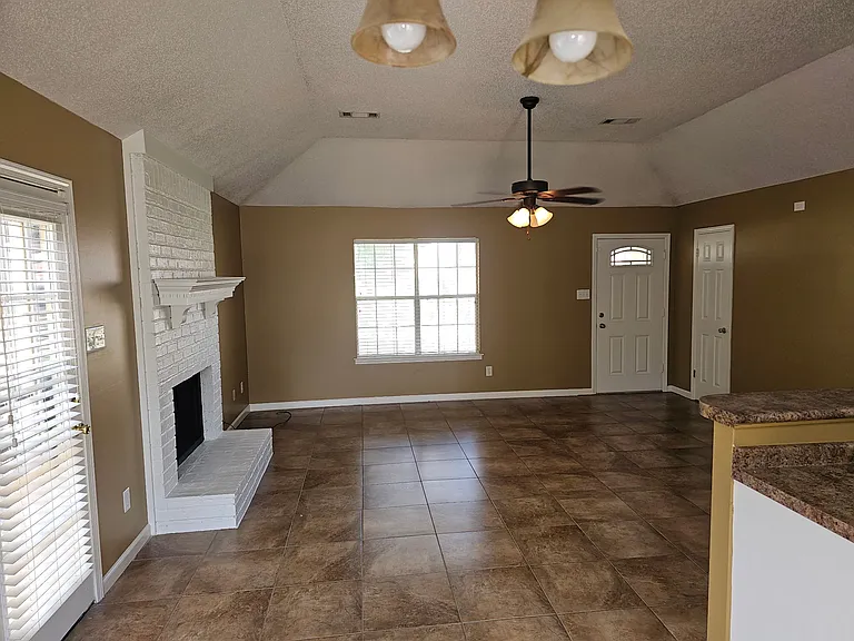 6463 Trysting Oak Dr — Photo 5