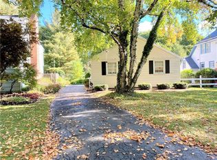 96 Greenaway Rd, Rochester, NY 14610