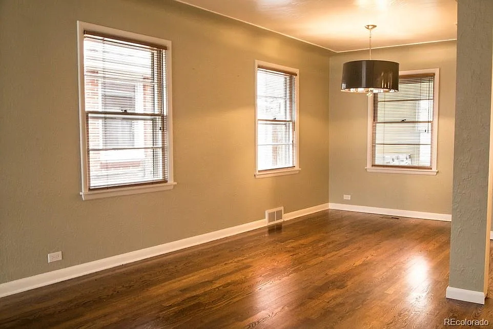 3 bed, 2.0 bath, 1525 sqft, $3,000 — Photo 3