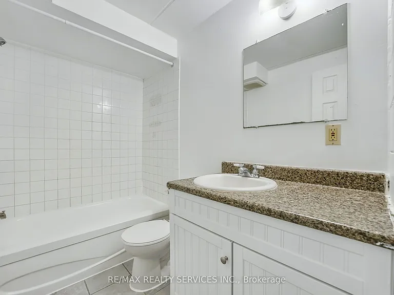 30 Hickory St E #103 — Photo 15