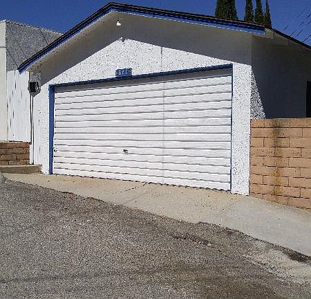 GARAGE ACCESSIBLE FROM ALLEY