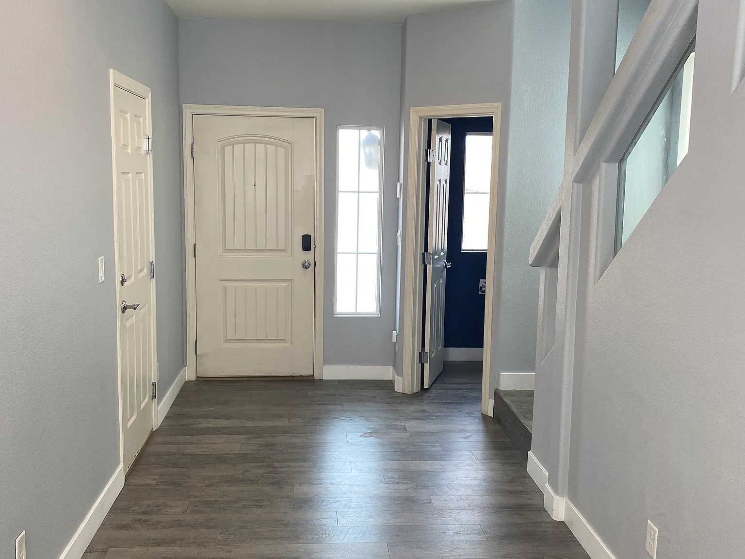4 bed, 2.5 bath, 2033 sqft, $2,300 — Photo 4