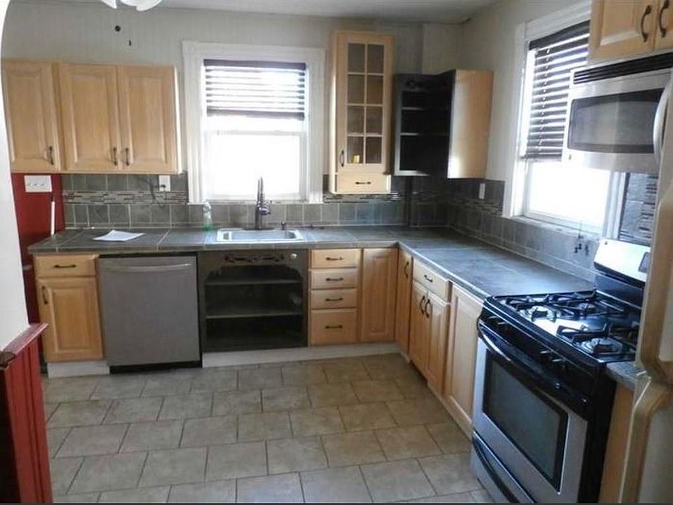 2nd image of 21 Winthrop Ave #2