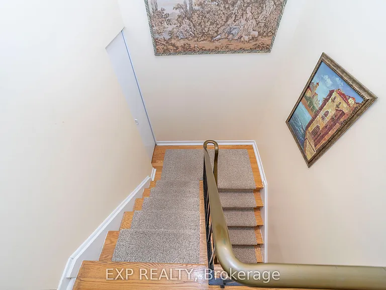21 Southview Cres — Photo 18