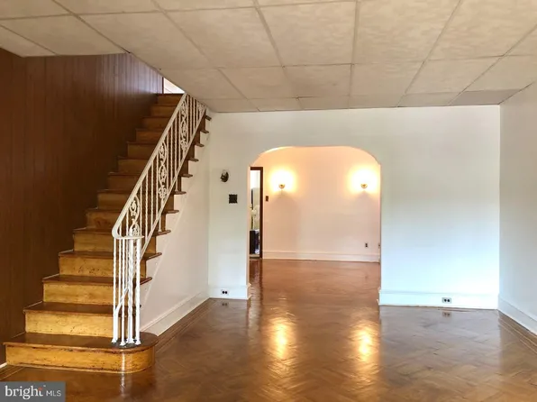 3239 Wellington St, Philadelphia, PA 19149