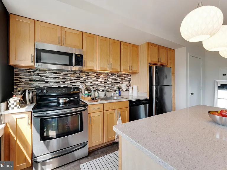 212 Oakwood St SE #322 — Photo 8