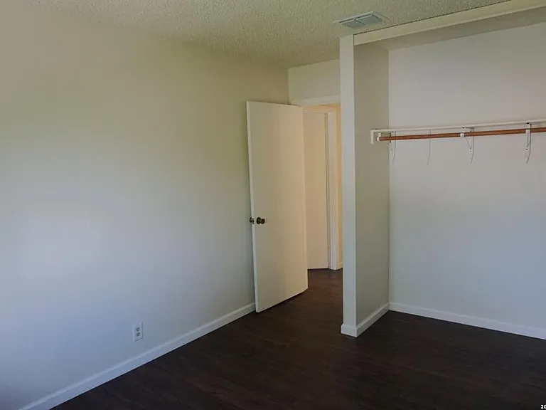 8435 Forest Ridge Dr — Photo 21