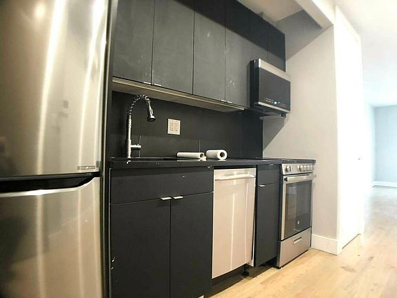 2nd image of 615 E 17th St #4AA