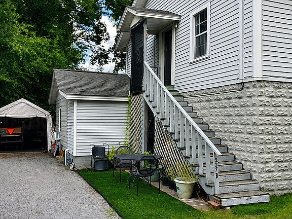 2nd image of 227B Doster St