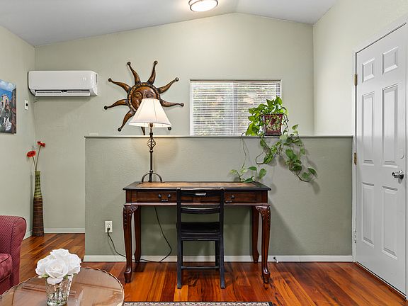 3rd image of 716 W Franklin St #6