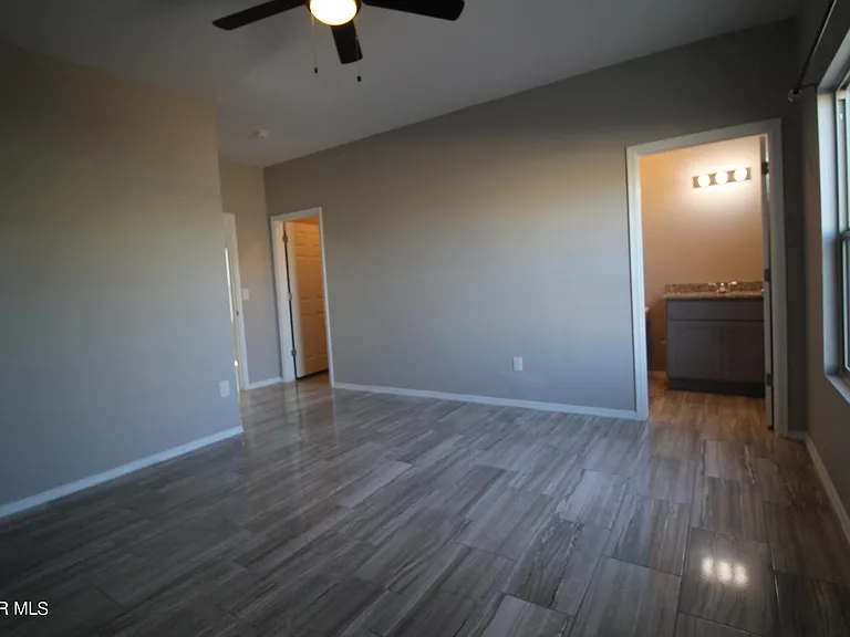 517 Val Verde St #B — Photo 37