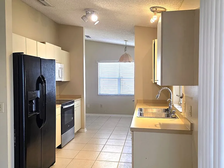 739 Heathrow Ave — Photo 7
