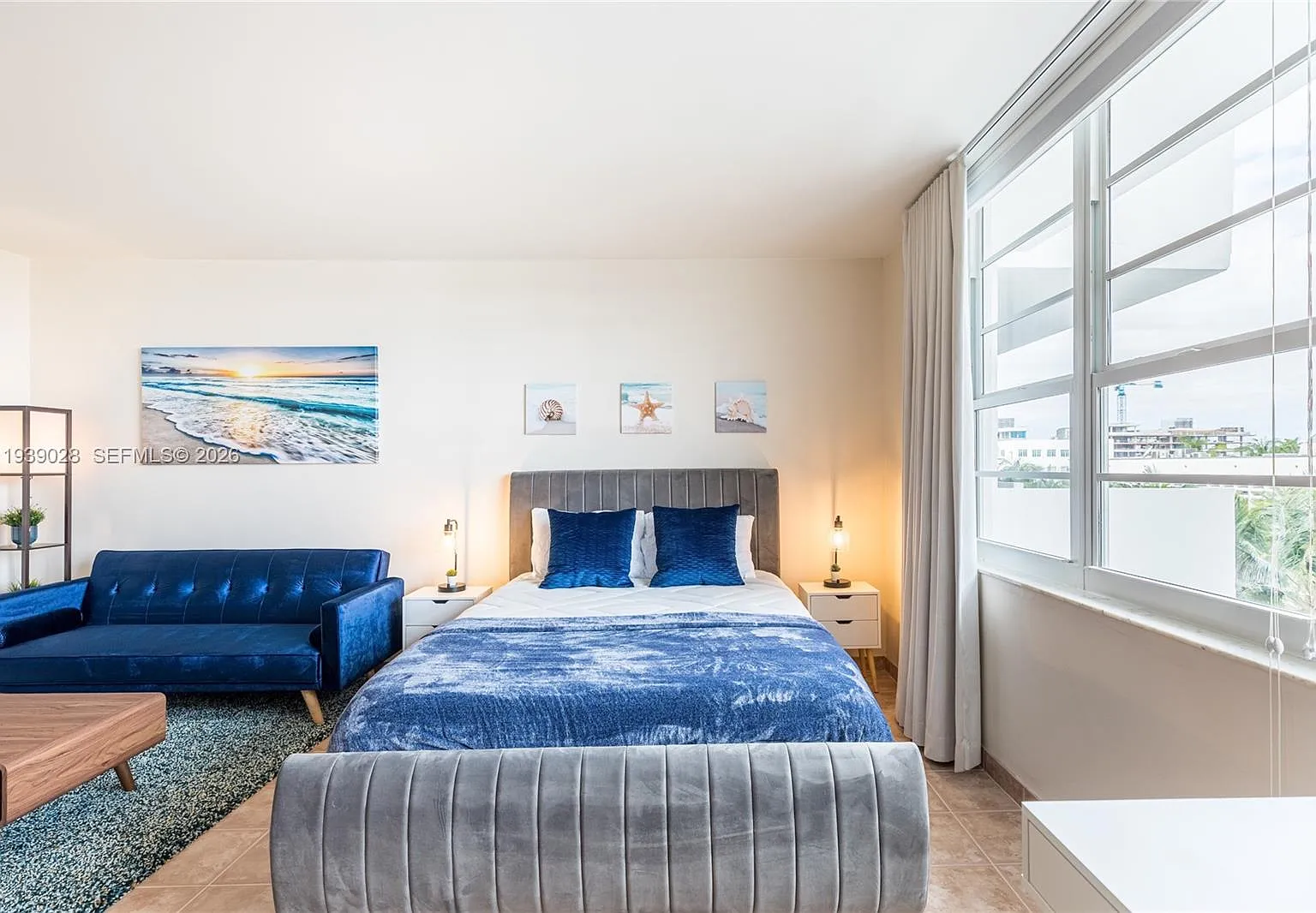 Decoplage Condo — Photo 1