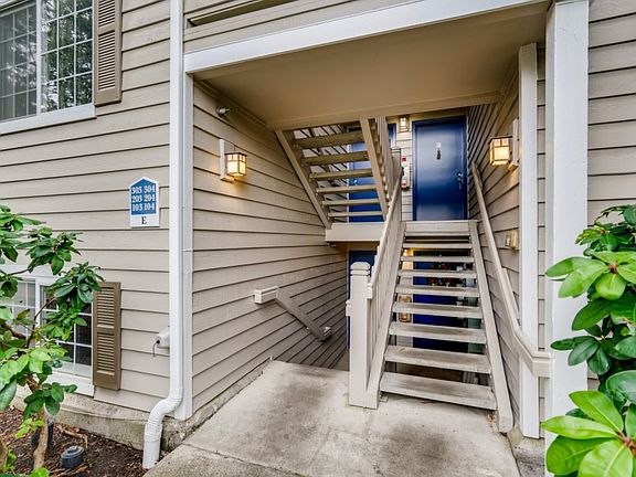 2nd image of 14057 NE 181st St APT E204