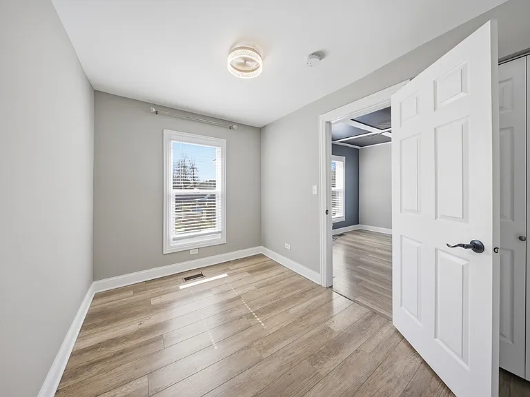 810 Superior St — Photo 10