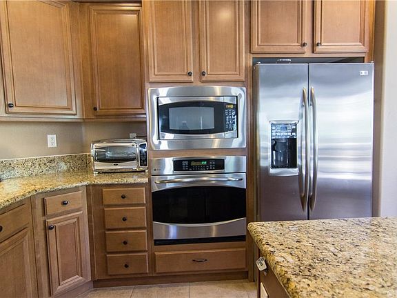 5th image of 35625 Belleville Ct