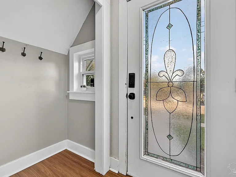 1410 W Gregory St — Photo 3