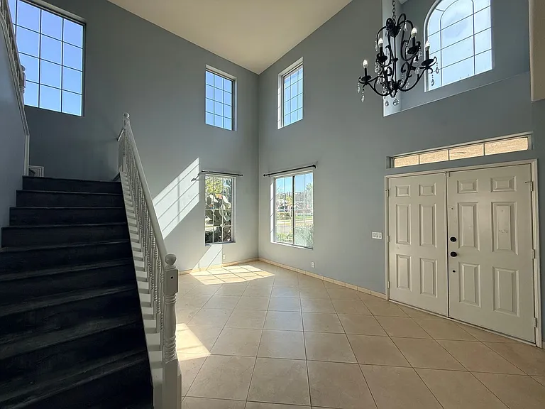 768 Valdosta Cir — Photo 4