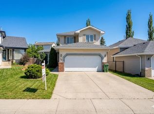 63 W Hawkmount Grn NW, Calgary, AB T3G3T9