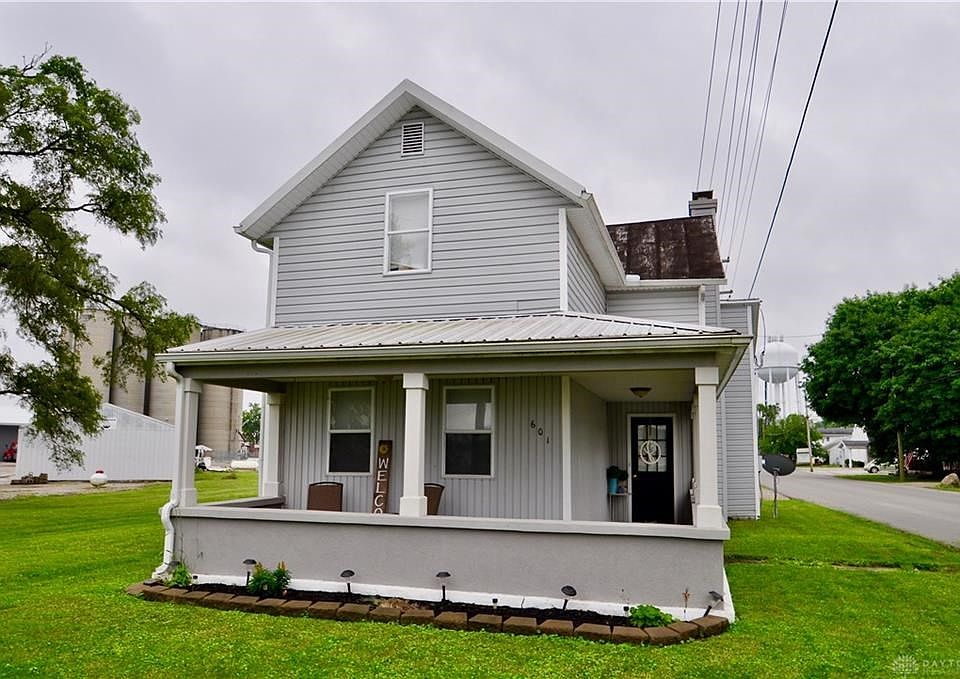 1st image of 601 Sater St