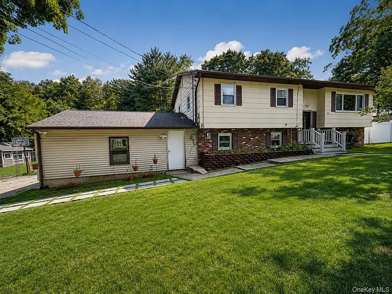 12 Dundee Cir — Photo 1