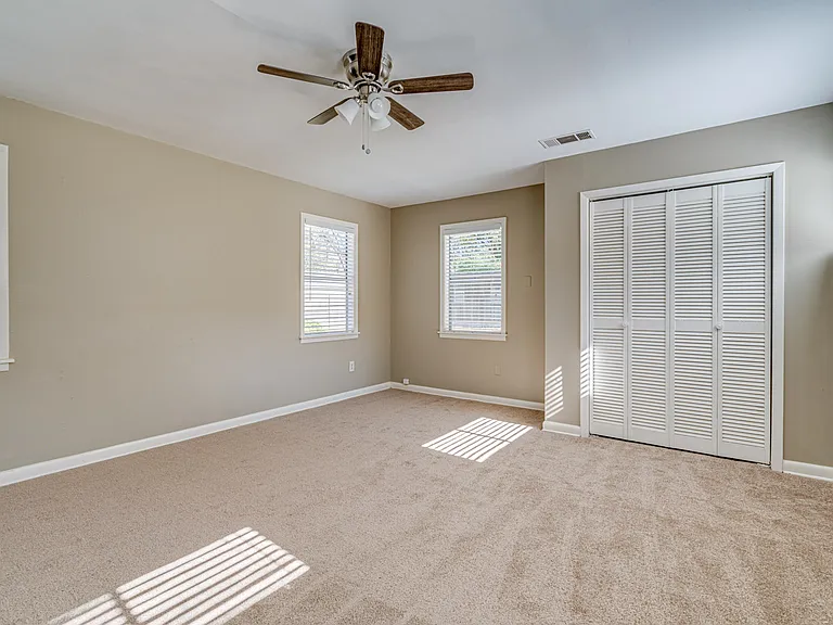 444 Meadowcrest Cir — Photo 10