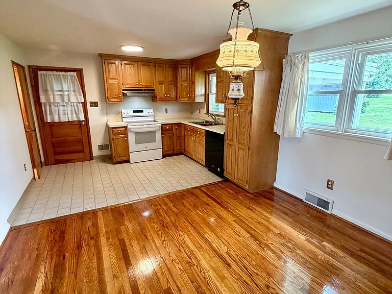 312 Mill Creek Rd — Photo 7