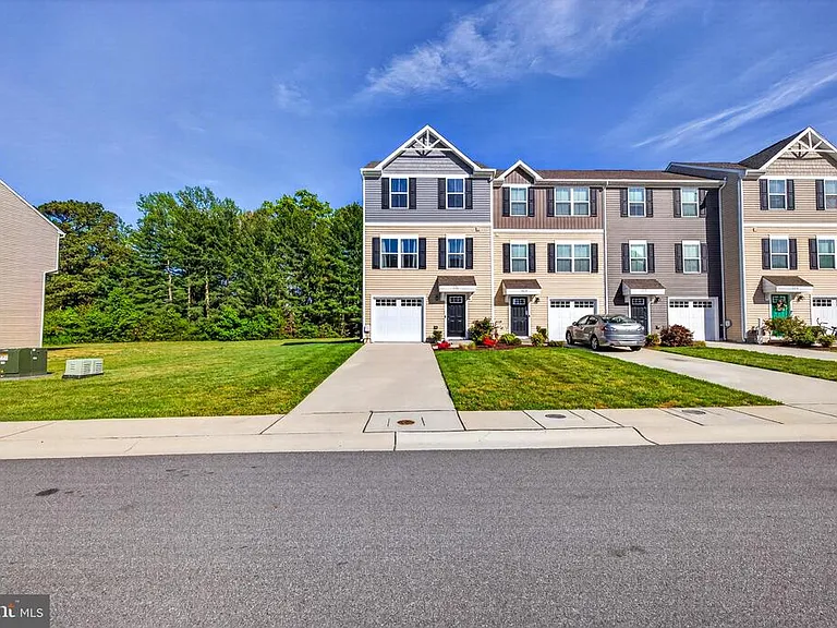 6364 Pebblebrook Dr — Photo 4