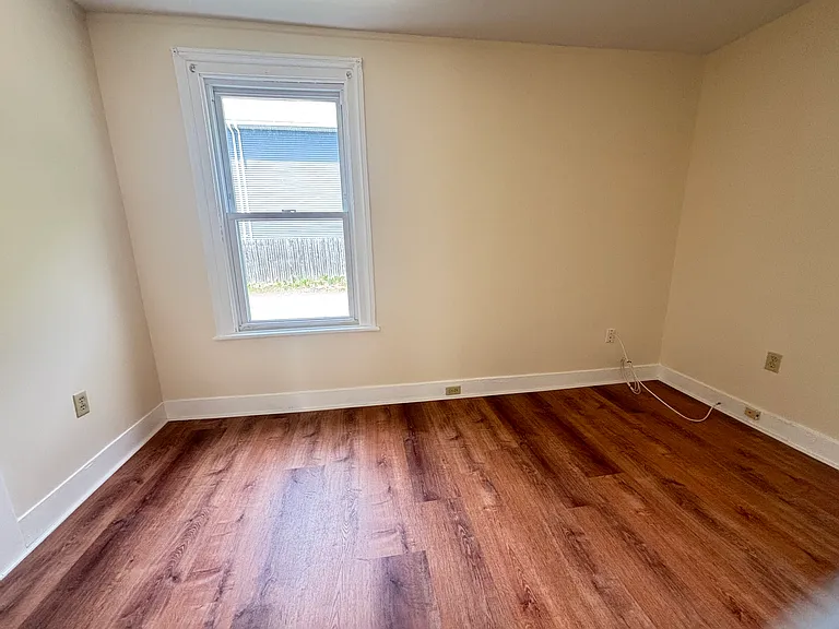 29 Winchester Ave #1 — Photo 9