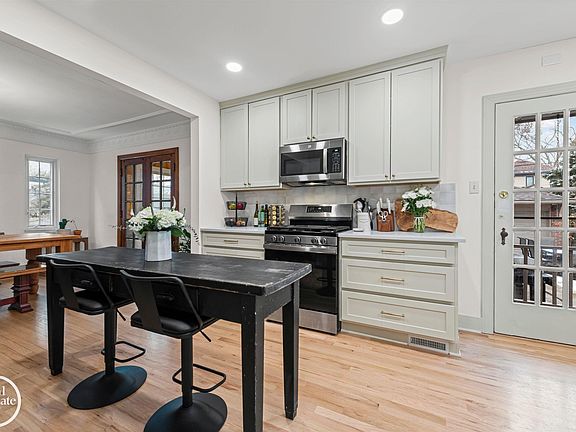 5th image of 256 Fisher Rd